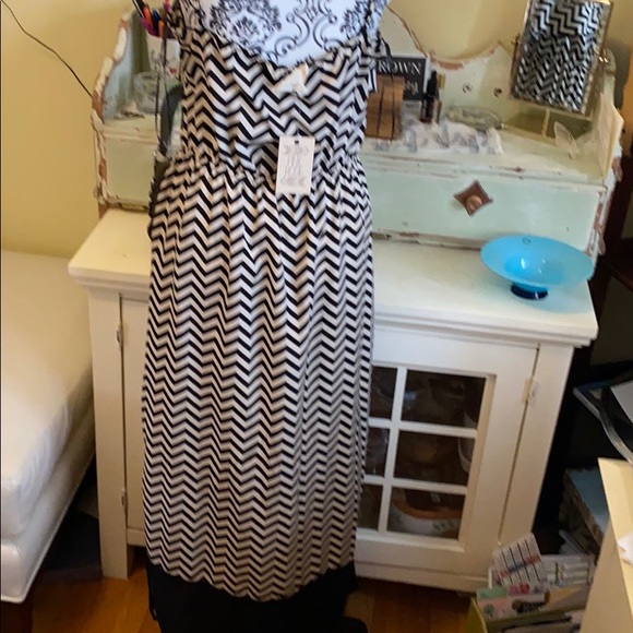 Pink rose nwt dress - Picture 3 of 3